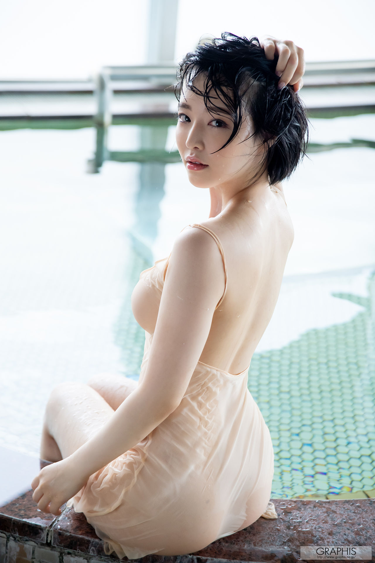 [Graphis]短发日本少妇顶级少妇:三宫椿(三宮つばき)超高清私房照片免费在线(47P)