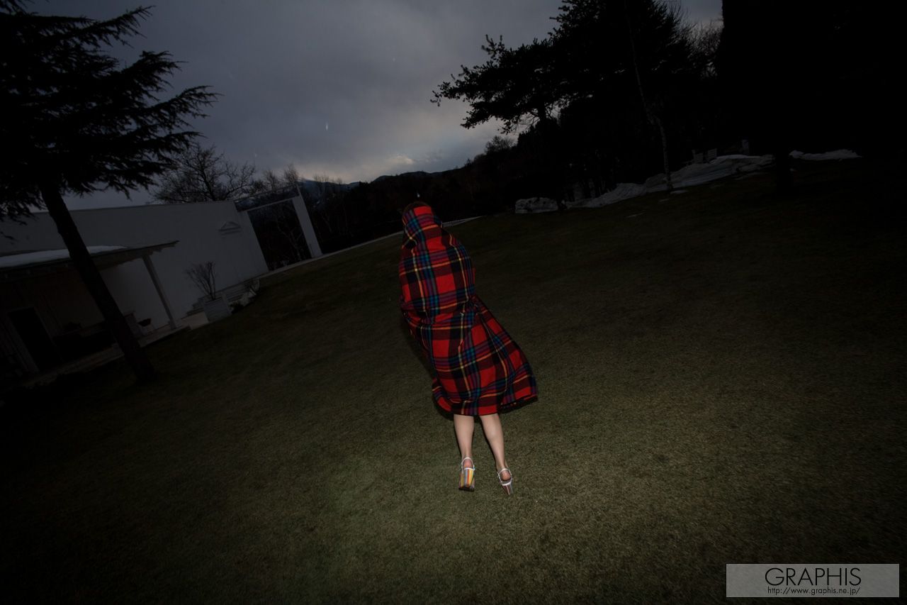 [Graphis]甜美妹子日本萌妹子女艺人清纯少女:石原莉奈超高清私房照片免费在线(35P)