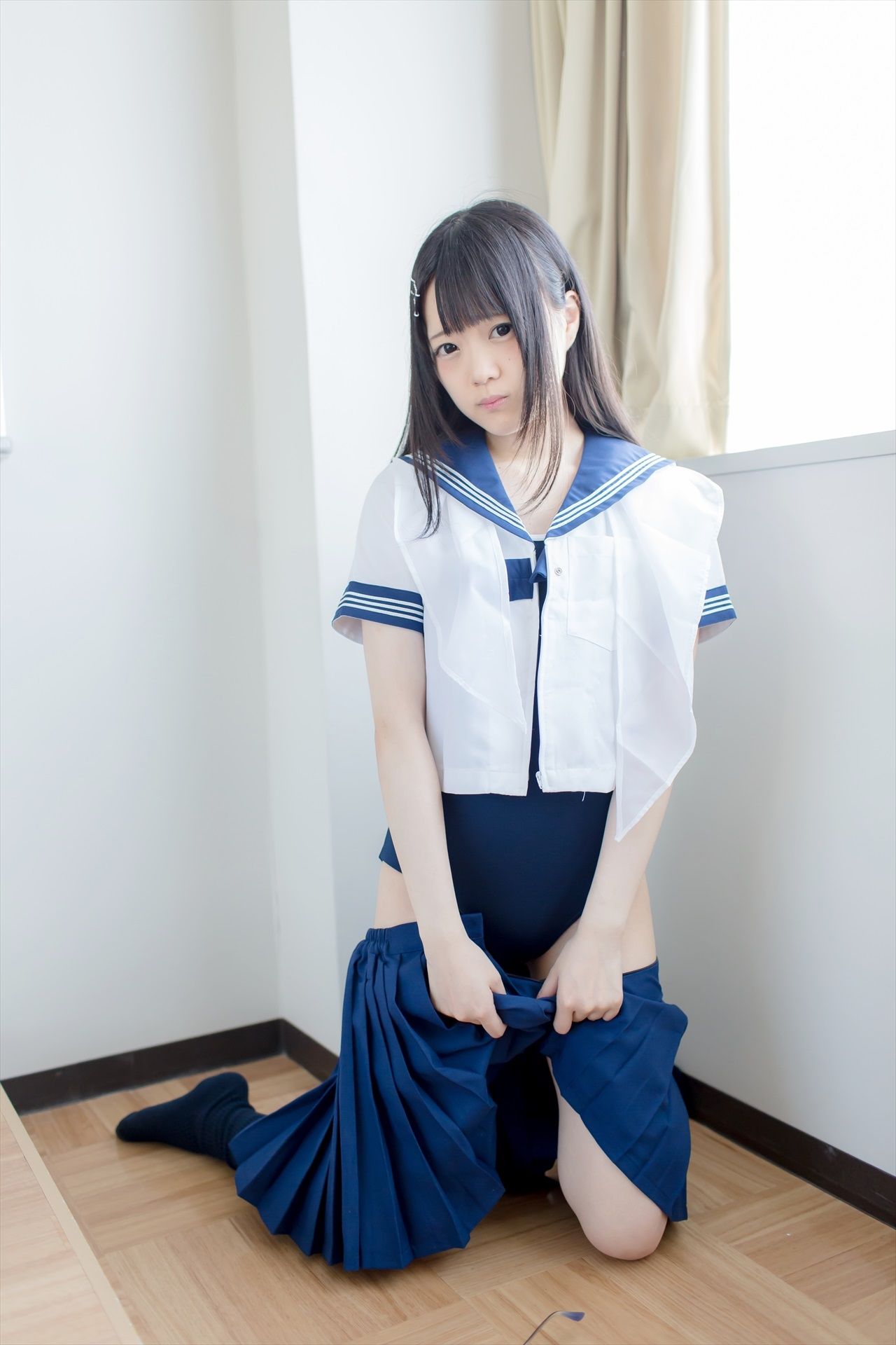 [网络美女]校服黑长直清纯少女:まきろん。无水印写真大图收藏合集(80P)