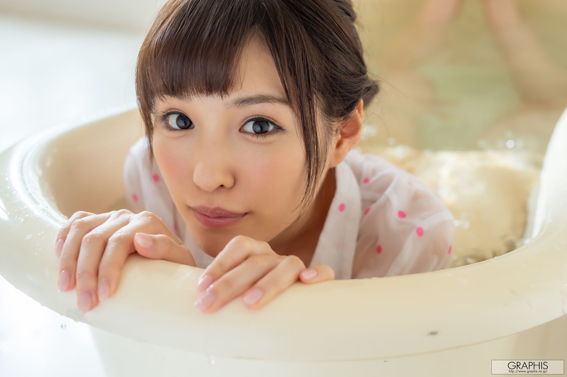 [Graphis]女艺人:桥本有菜(橋本ありな)超高清私房照片免费在线(12P)