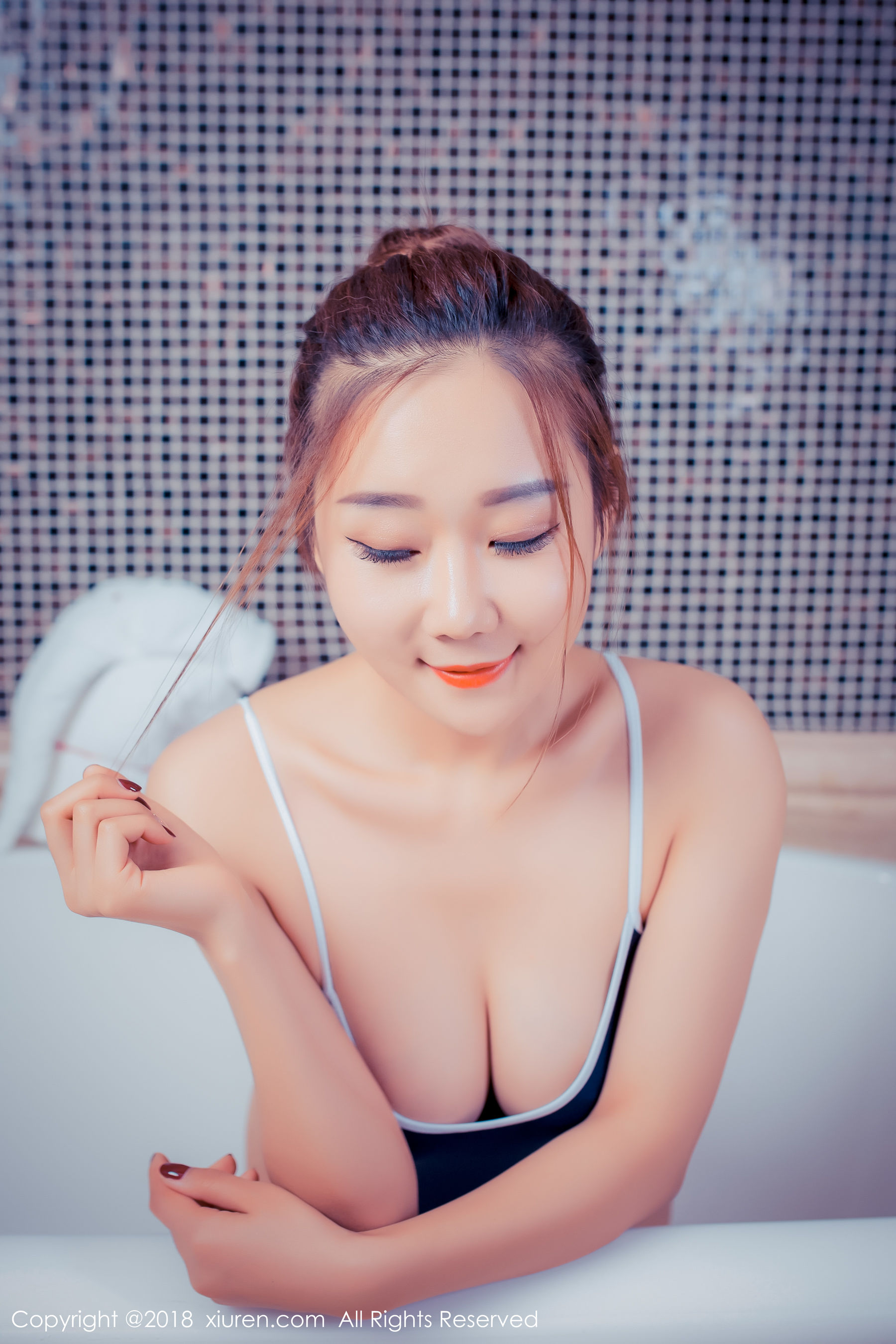 [秀人网]大胆人体艺术浴室美乳:棉花糖candy(模特棉花糖)无水印写真大图收藏合集(58P)