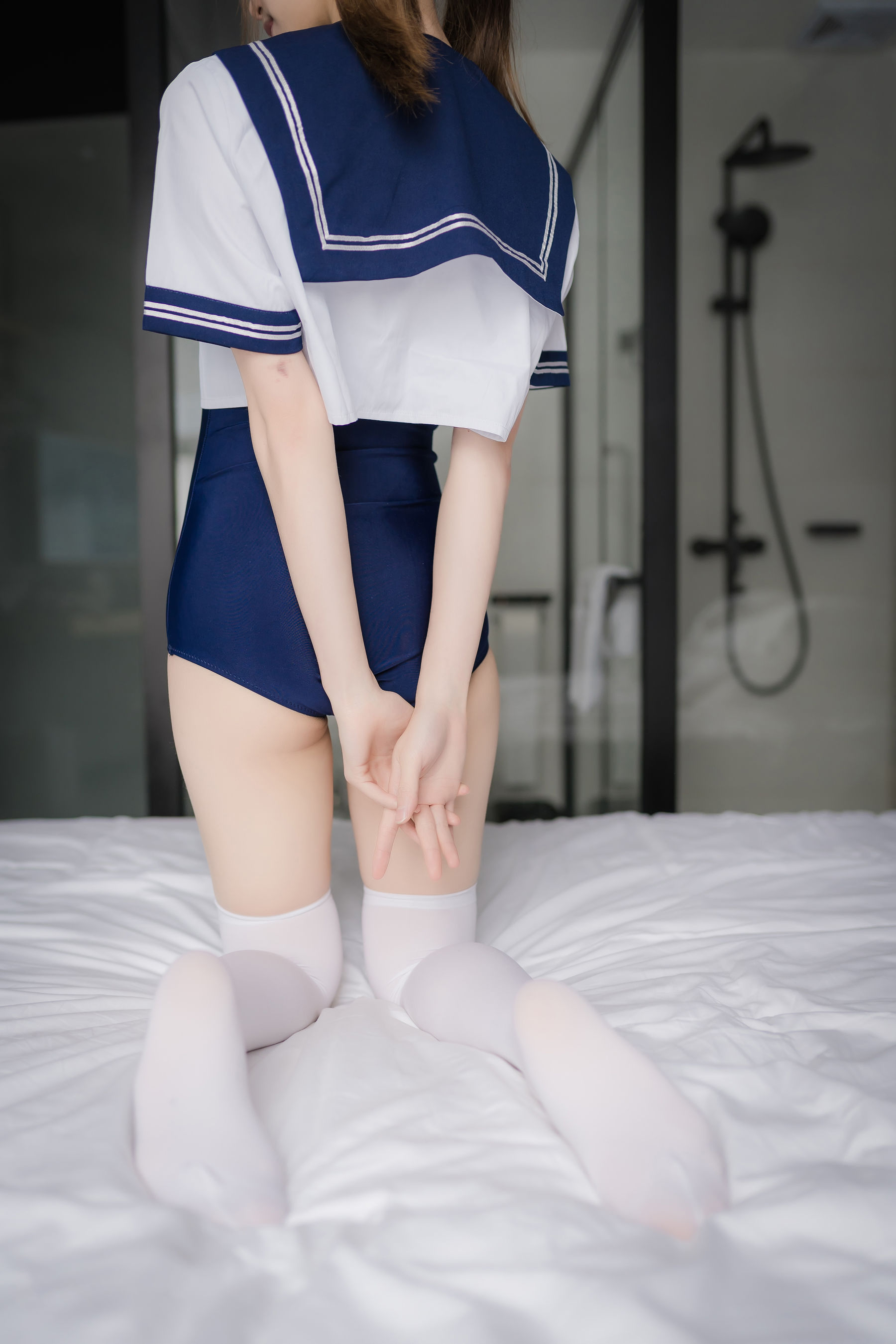 [网络美女]白丝萝莉:绮太郎(Kitaro_绮太郎)超高清私房照片免费在线(43P)